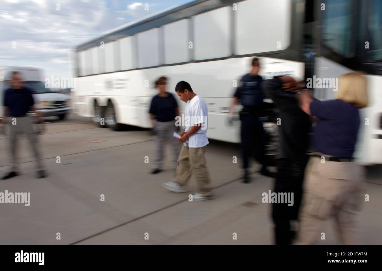 Phoenix Airport Security High Resolution Stock Photography And Images Alamy
