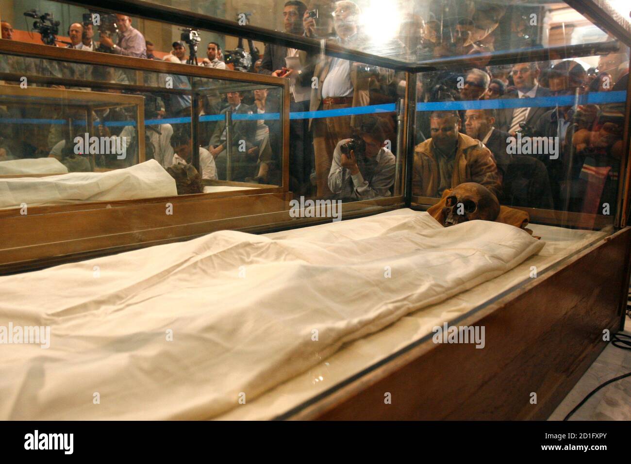 Mother of king tut hi-res stock photography and images - Alamy