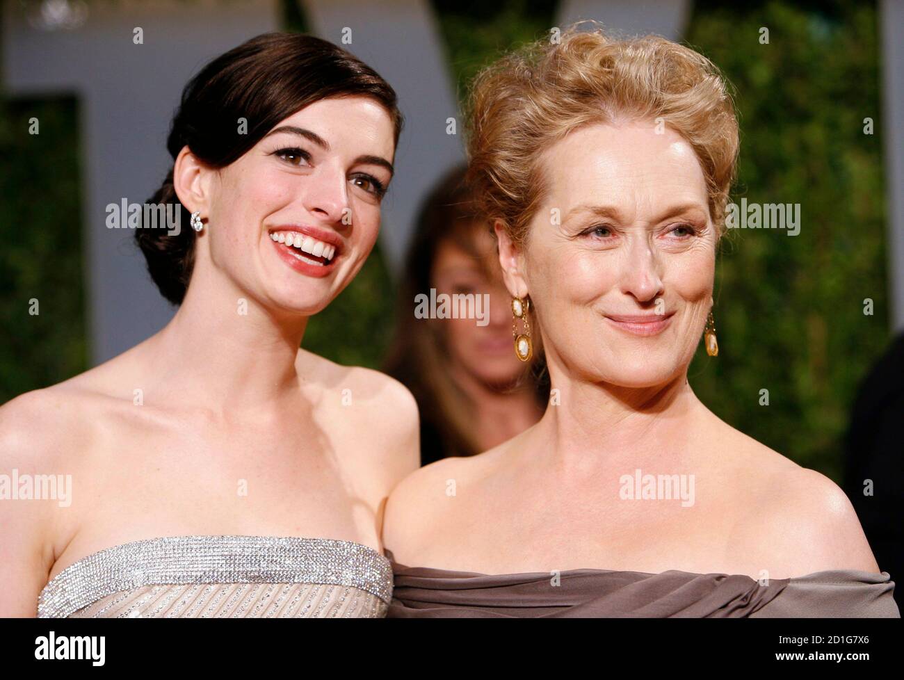 Meryl streep anne hathaway hi-res stock photography and images - Alamy