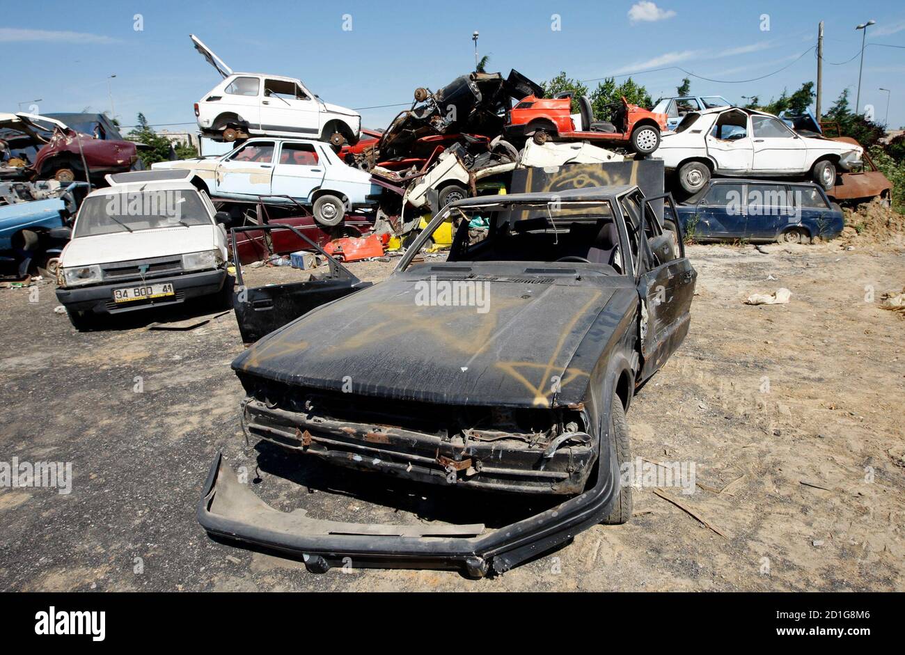 Junkyard In Country High Resolution Stock Photography and Images - Alamy