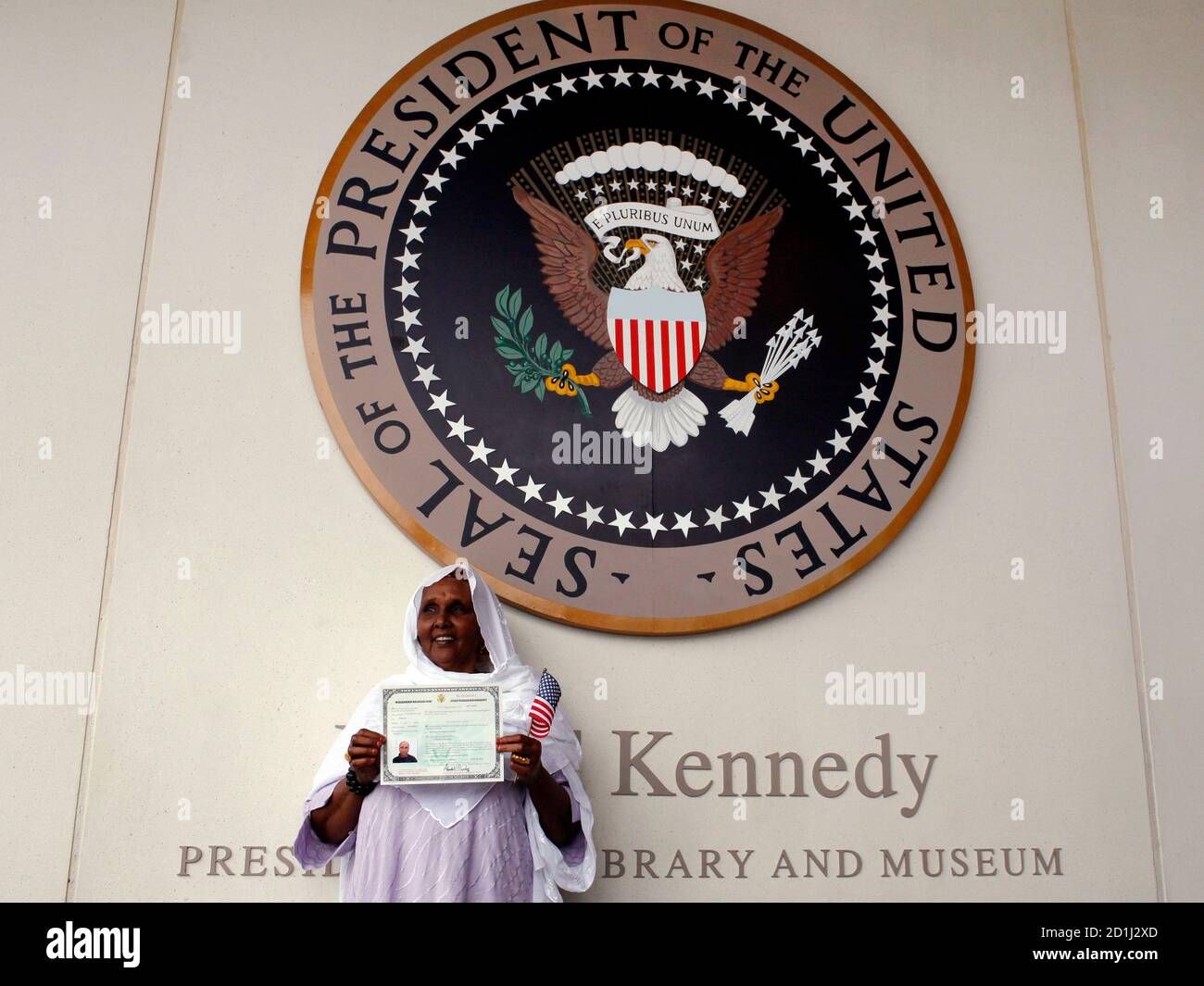 U s citizenship ceremony hi-res stock photography and images - Page 14 -  Alamy