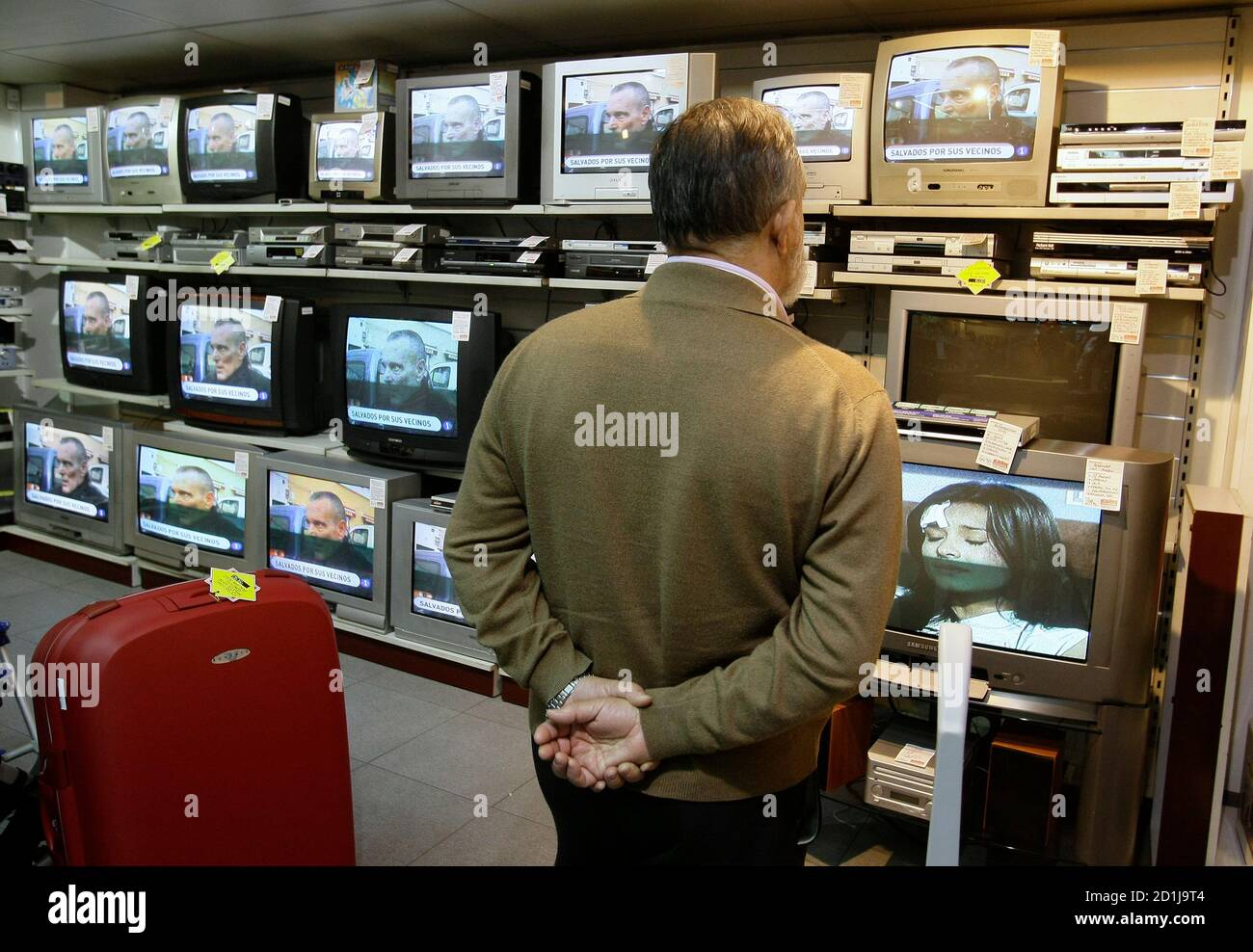Second hand tv shop hires stock photography and images Alamy