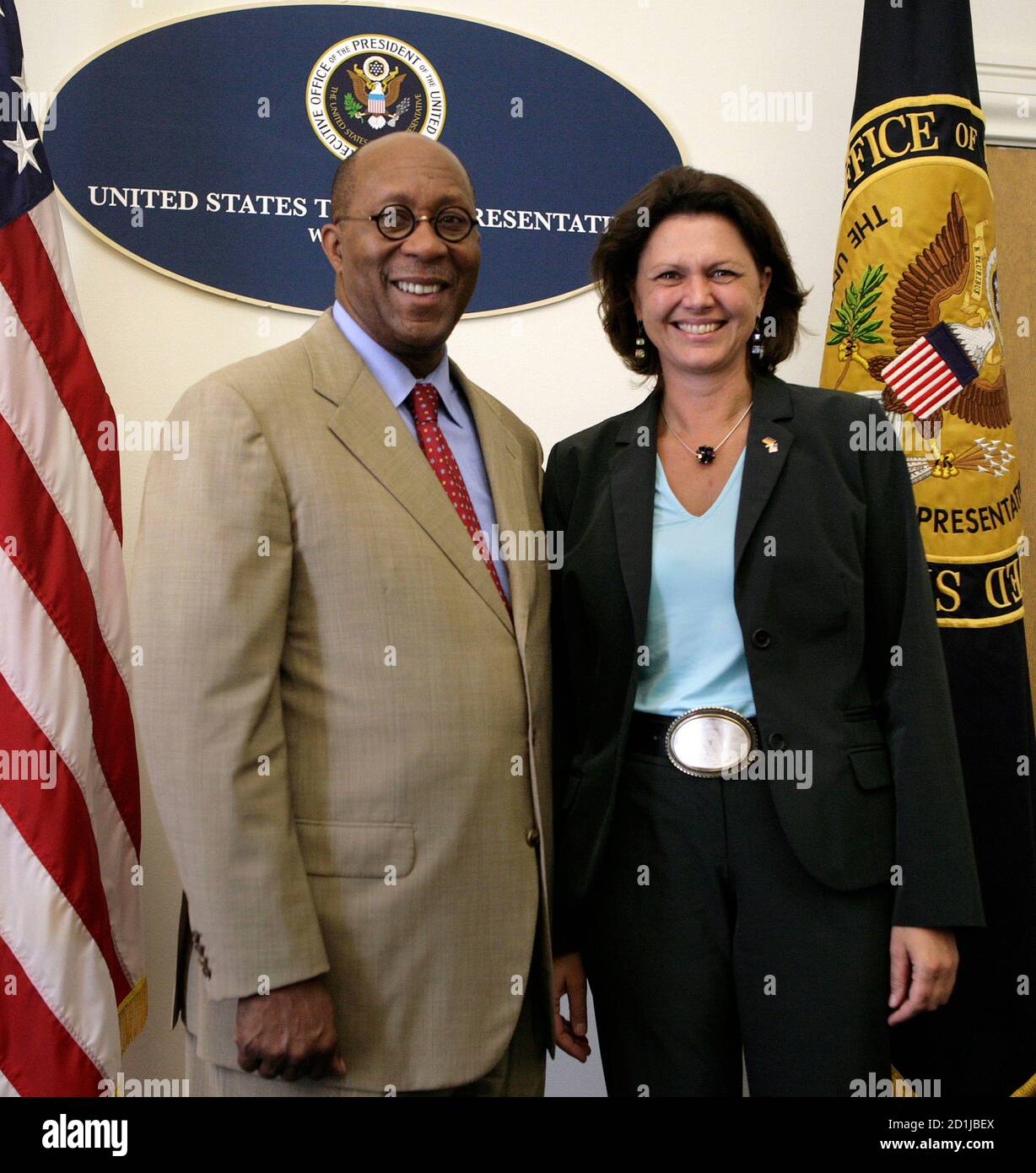 U.S. Trade Representative Ron Kirk (L) meets with German Agriculture  Minister Ilse Aigner in Washington May 14, 2009. REUTERS/Yuri Gripas  (UNITED STATES POLITICS BUSINESS Stock Photo - Alamy