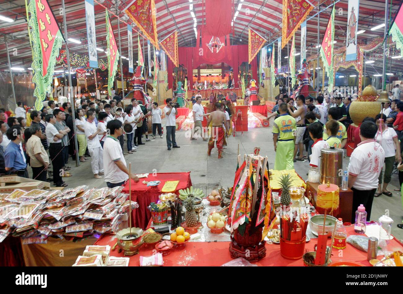 Li tian hi-res stock photography and images - Alamy