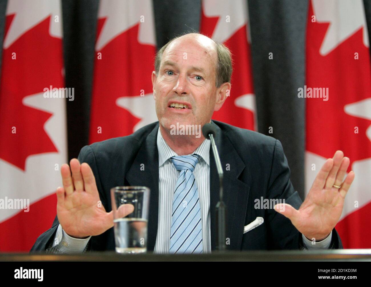 Bank of Canada Governor David Dodge speaks during a news conference upon the release of the Monetary Policy Report in Ottawa July 12, 2007.        REUTERS/Chris Wattie   (CANADA) Stock Photo