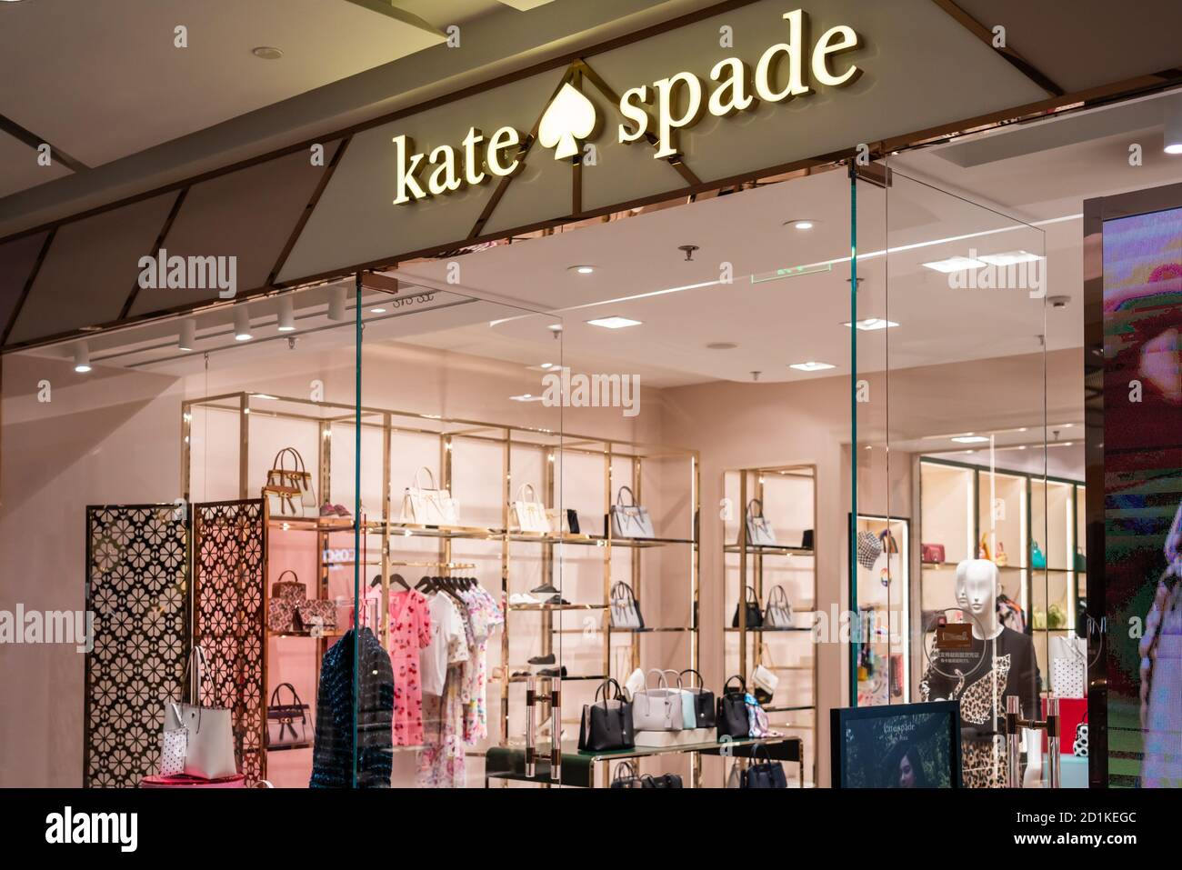 Shenzhen, China. 05th Oct, 2020. American luxury fashion design house Kate  Spade store and logo seen in Shenzhen. Credit: SOPA Images Limited/Alamy  Live News Stock Photo - Alamy