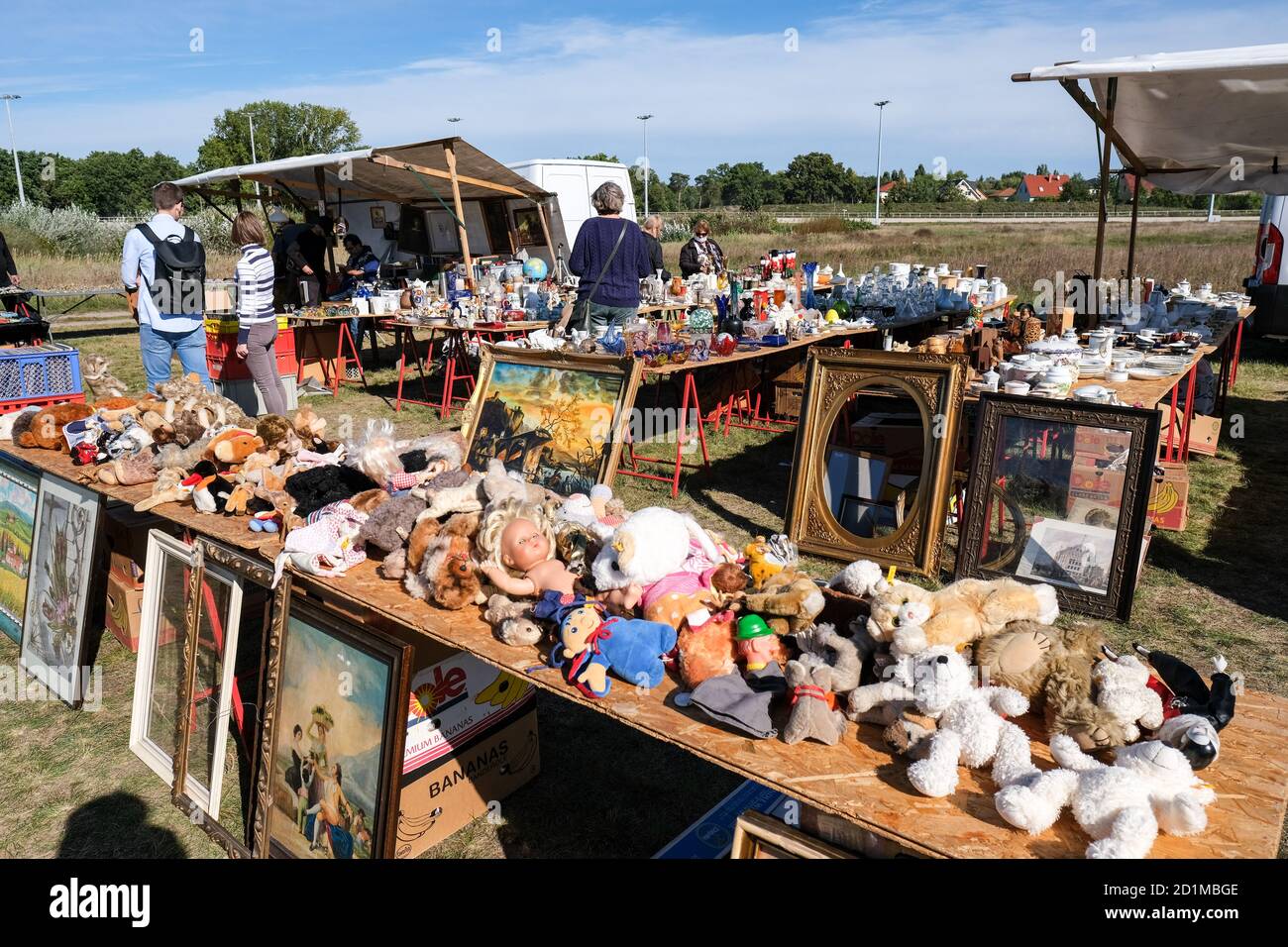 Berlin, Germany. 04th Oct, 2020. The Oldthing giant flea market at the  Berlin Karlshorst harness racing track. This major international event for  antiques, art, design, collectors goods, second-hand goods with 600 antique