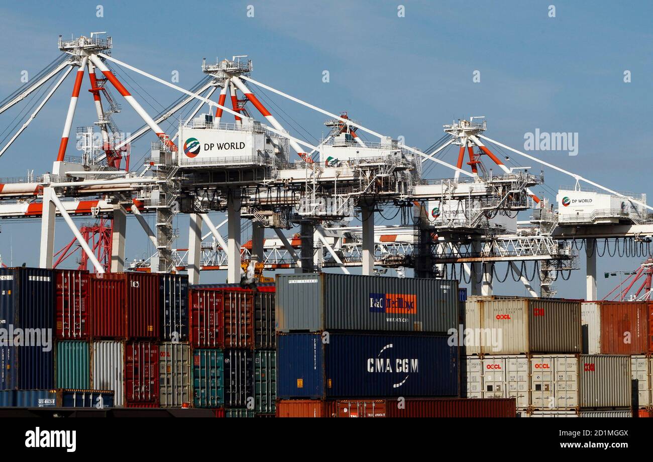 Melbourne container crane hires stock photography and images Alamy