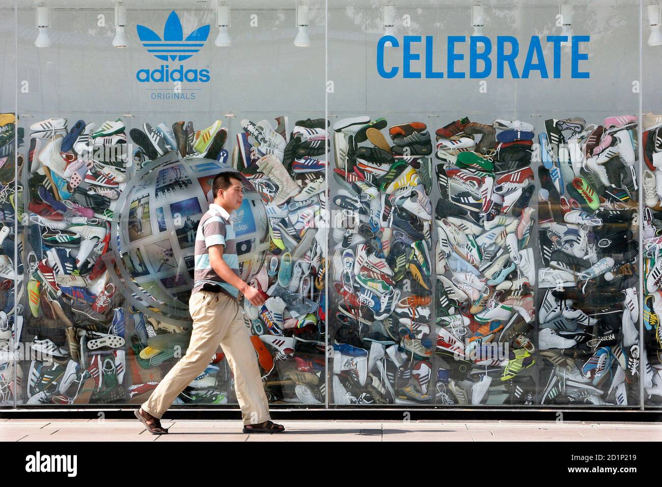 adidas store square one