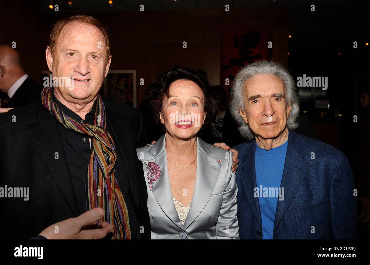 Producer Mike Medavoy (L), actress Leslie Caron (C) and director Arthur Hiller attend 'An Academy Salute to Leslie Caron' at the Academy of Motion Picture Arts and Sciences in Beverly Hills, California October 10, 2008. REUTERS/Phil McCarten (UNITED STATES) Stock Photo