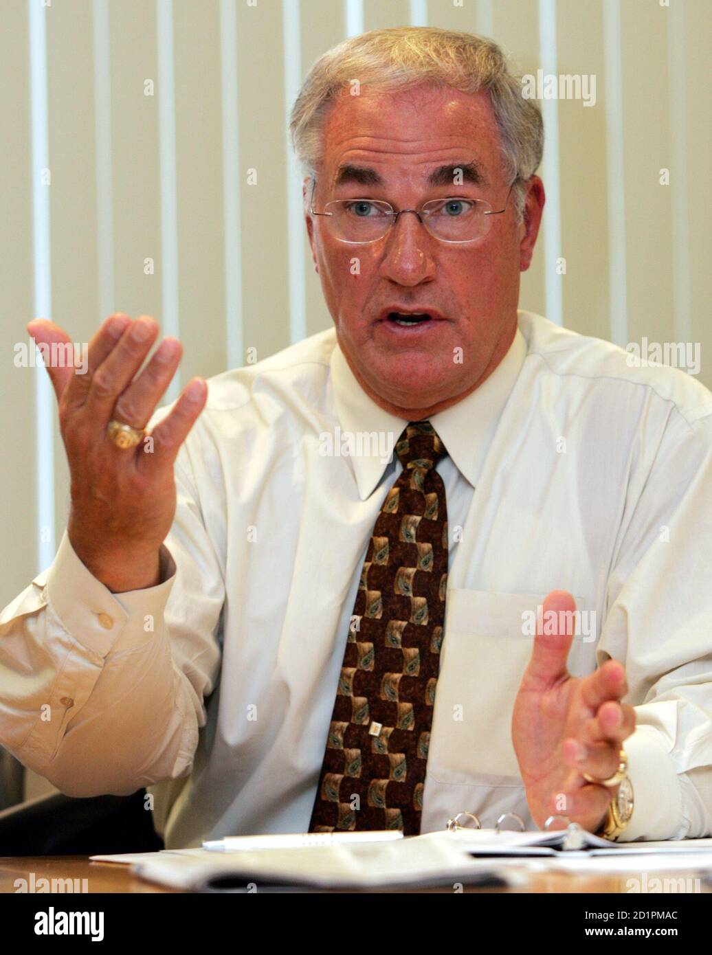 American axle and manufacturing hires stock photography and images Alamy