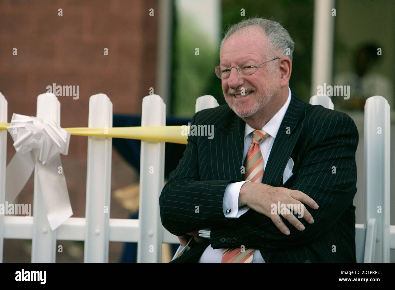Las Vegas Mayor Oscar Goodman waits to speak during the opening of the FBI  building in Las Vegas, Nevada, August 14, 2007. A mob attorney when the  Mafia ran much of Vegas,