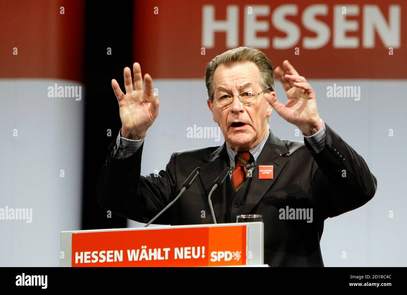 Franz Muentefering, leader of Germany's Social Democratic Party SPD, delivers a speech during an extraordinary party convention in Alsfeld, December 13, 2008. REUTERS/Thomas Bohlen (GERMANY) Stock Photo