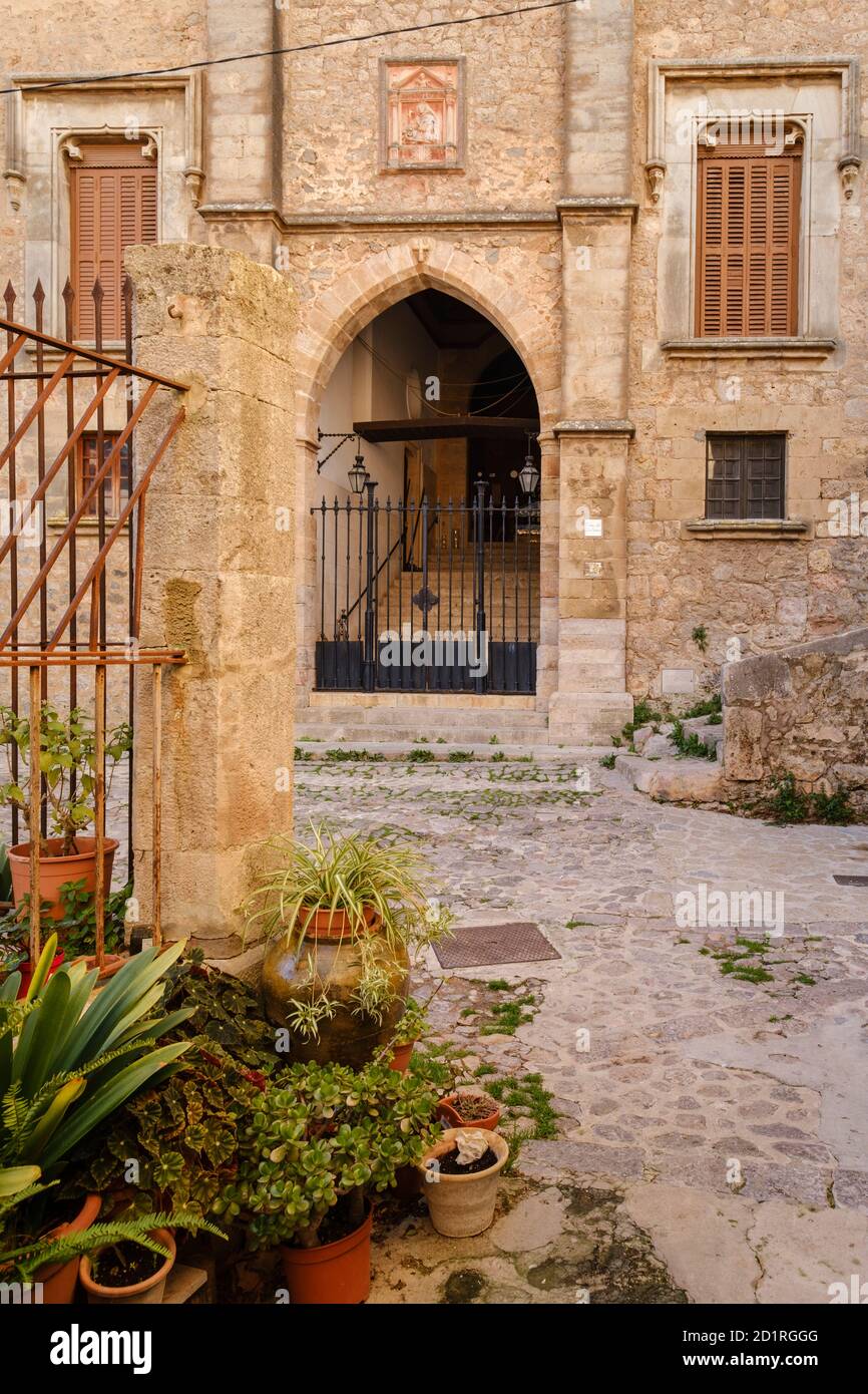 Palacio del Rey Sanç, edificado en 1309 por Jaime II,  Valldemossa, Mallorca, Balearic islands, spain Stock Photo