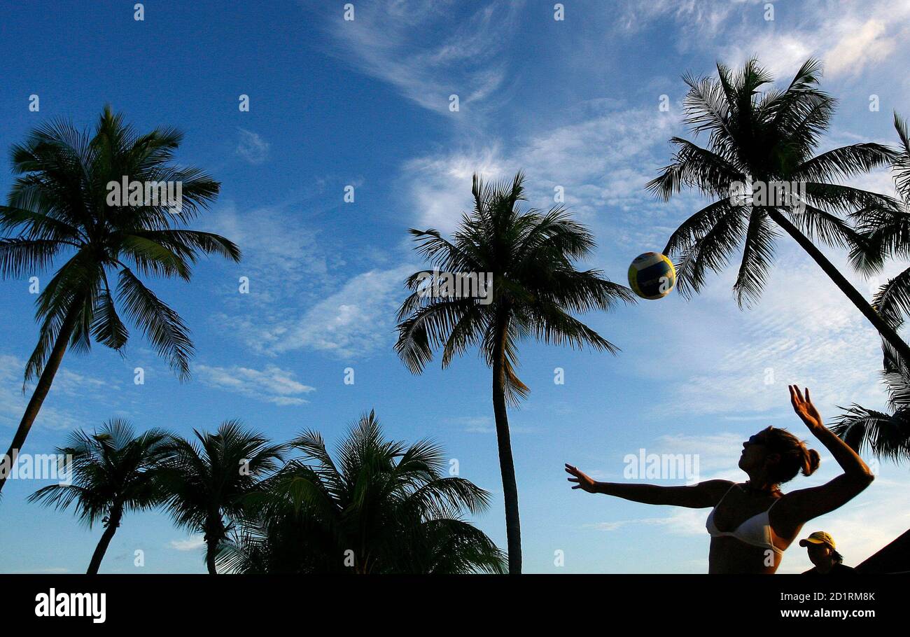 Beach volleyball woman brazil hires stock photography and images Alamy