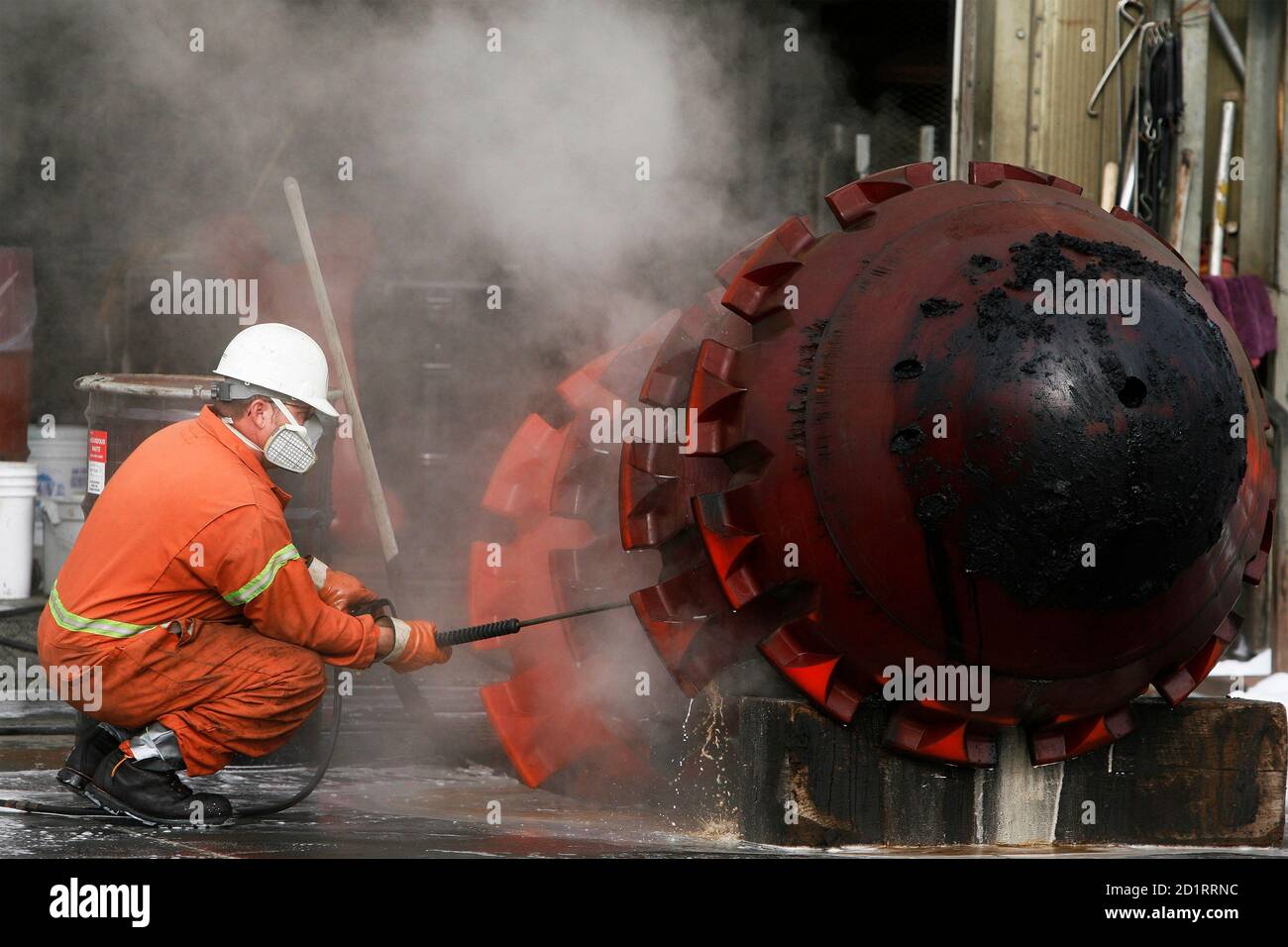 Oil pipeline pig hires stock photography and images Alamy