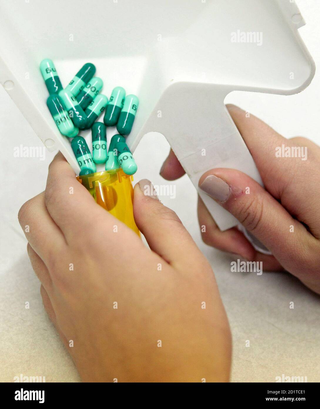 Bottle deposits hires stock photography and images Alamy