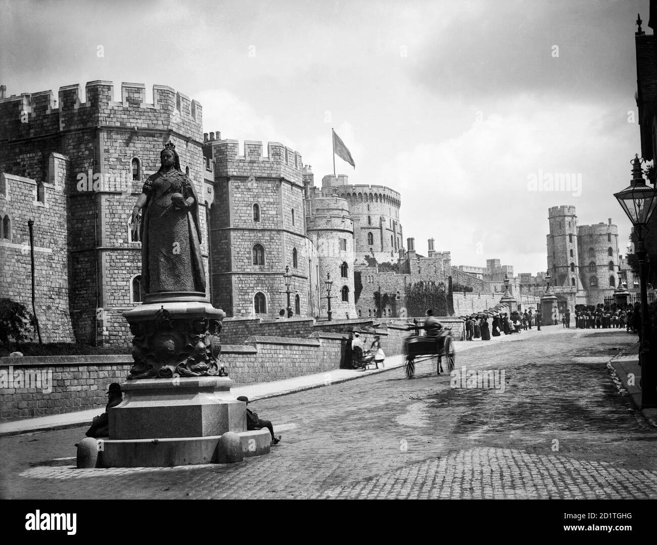 High street victorian period hi-res stock photography and images - Alamy
