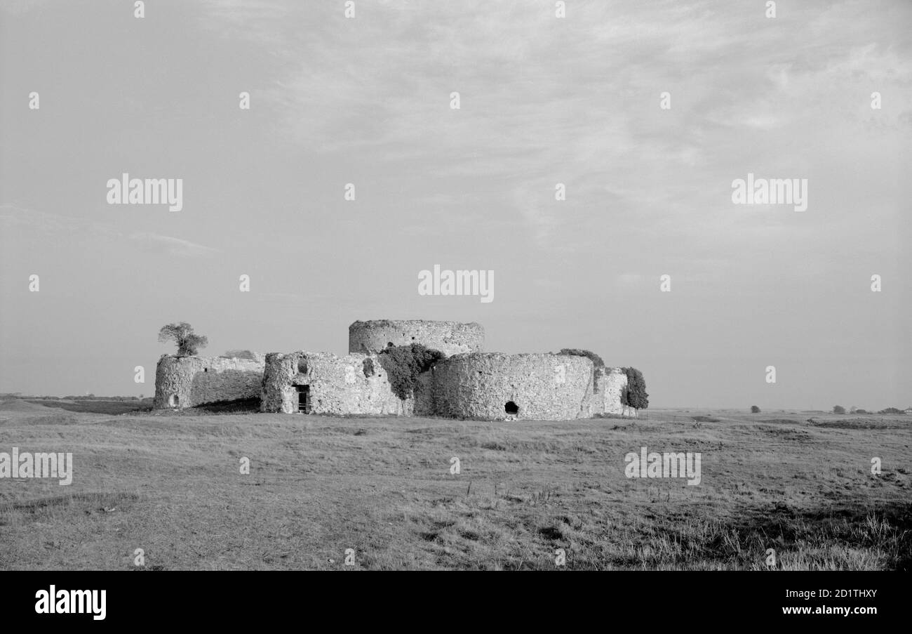 CAMBER CASTLE, Winchelsea, Rye, East Sussex. Camber Castle was built on the low-lying coastal dunes in around 1540 as part of Henry VIII's defensive scheme to counter invasion from the French and Spanish. It is now in the care of English Heritage. Photographed by Eric de Mare between 1945 and 1980. Stock Photo