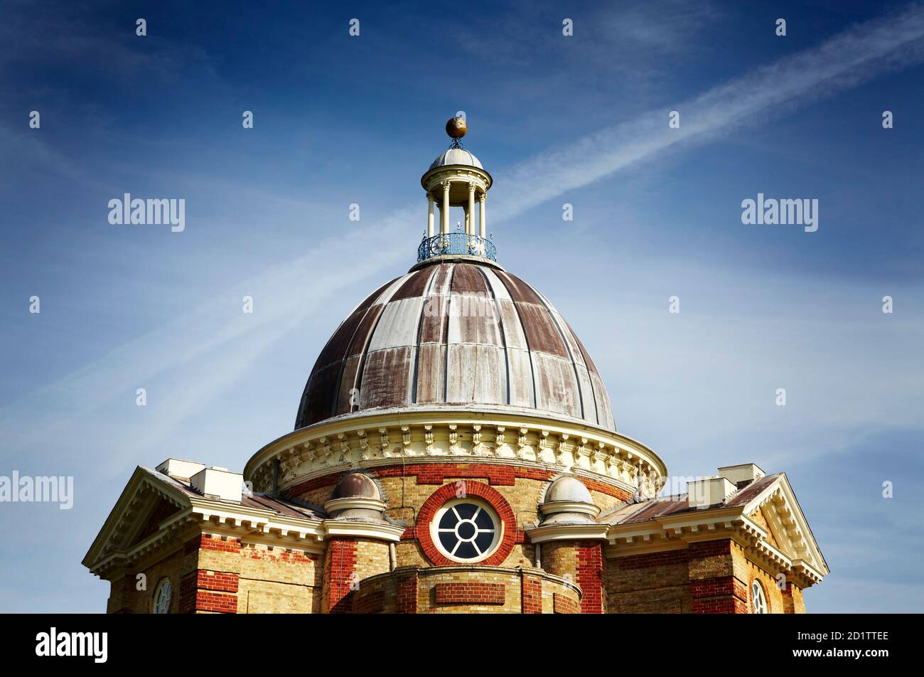 WREST PARK HOUSE AND GARDENS, Silsoe, Bedfordshire. Detailed view of the domed Thomas Archer Pavilion built in a Baroque design in 1709-11. Stock Photo