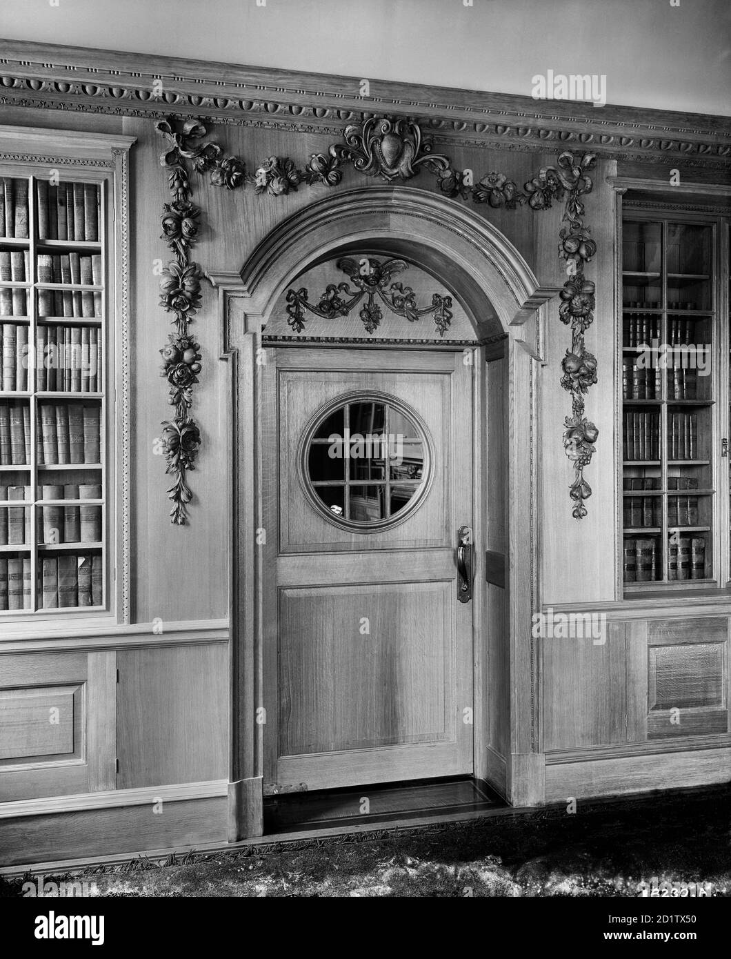 SESSIONS HOUSE, Lancaster Road, Preston, Lancashire. Interior detail of a doorway in the barristers' library at the County Sessions House. The court house was built between 1900 and 1903 to the designs of Henry Littler, the County architect, in an Edwardian Baroque style. The Bedford Lemere daybook records Goodall, Lamb and Heighway as clients. Photographed by H Bedford Lemere in 1904. Stock Photo