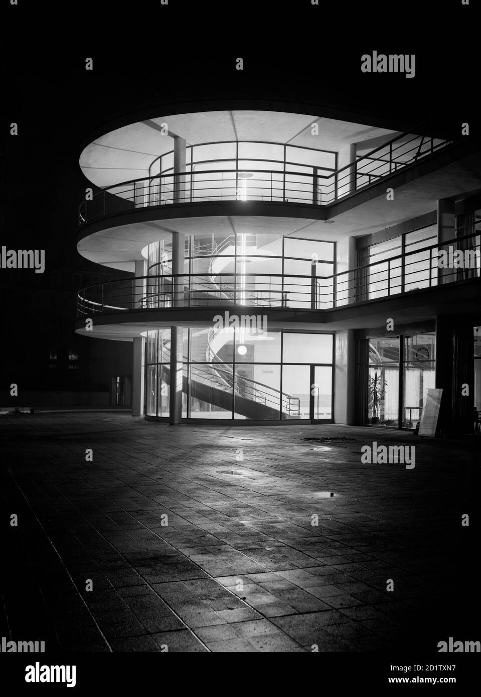 DE LA WARR PAVILION, Bexhill on Sea, East Sussex. The Pavilion at night with interior lighting. Photographed by Herbert Felton in 1935 shortly after completion. Stock Photo