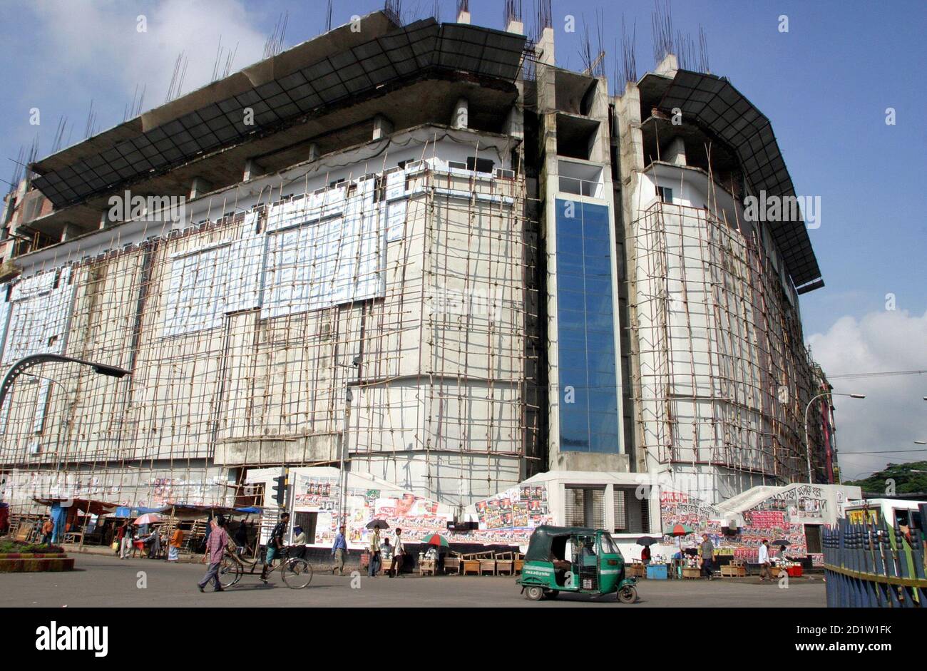 Bangladeshi Cinema High Resolution Stock Photography And Images Alamy Movie theater in dhaka, bangladesh. https www alamy com people walk past the gulistan a former cinema being transformed into a shopping centre in the bangladeshi capital dhaka september 22 2006 the traditional family trip to the local cinema has become little more than a nostalgic memory in bangladesh and pakistan where local prefer to stay home and watch banned boilywood films on their television sets picture taken on september 22 2006 to match feature asia cinema decline reutersrafiqur rahman bangladesh image379792775 html