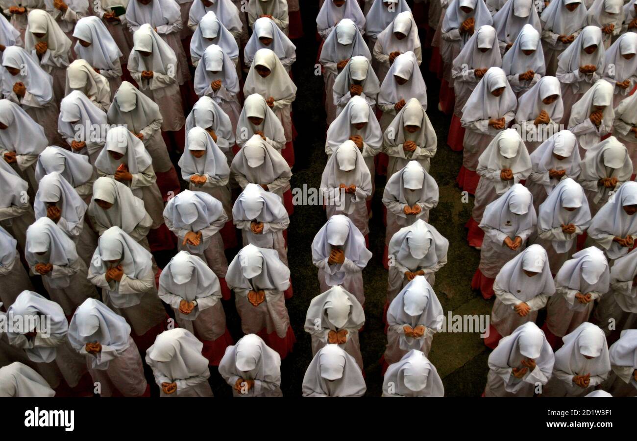 Students Assemble Before Class At The Madrasah Al Maarif Al Islamiah In Singapore February 21 2006 The School Provides A Complete Islamic Education System For Muslim Children In Singapore Which Covers Islamic