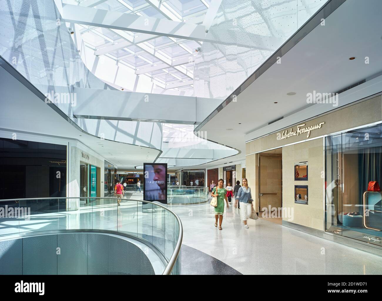 Beverly center shopping mall hi-res stock photography and images - Alamy