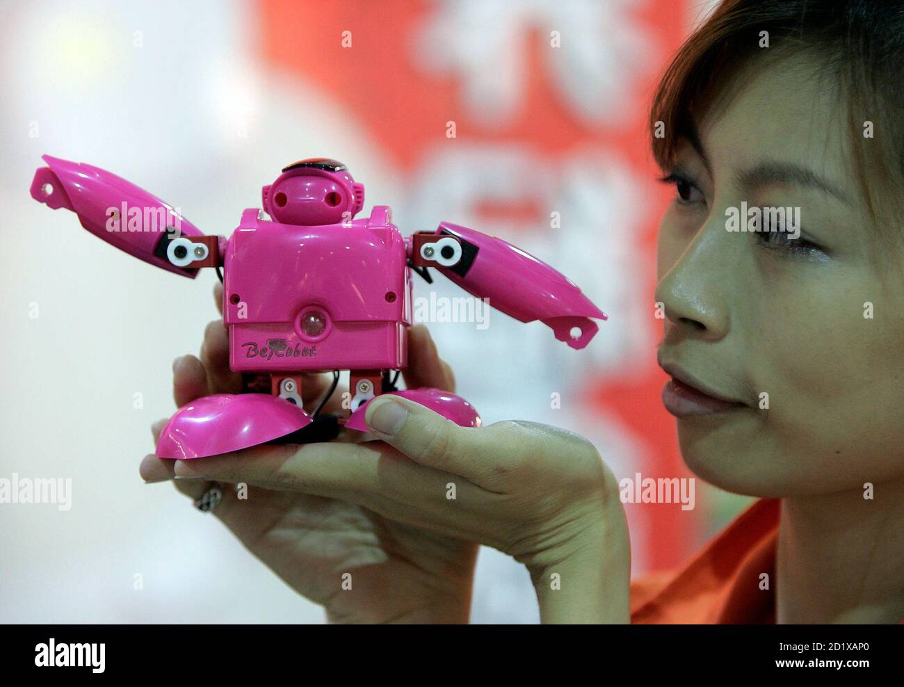 непонятные роботы. непонятные роботы. роботы в будущем. робот альберт хубо. скмый штрашный робот вмири.