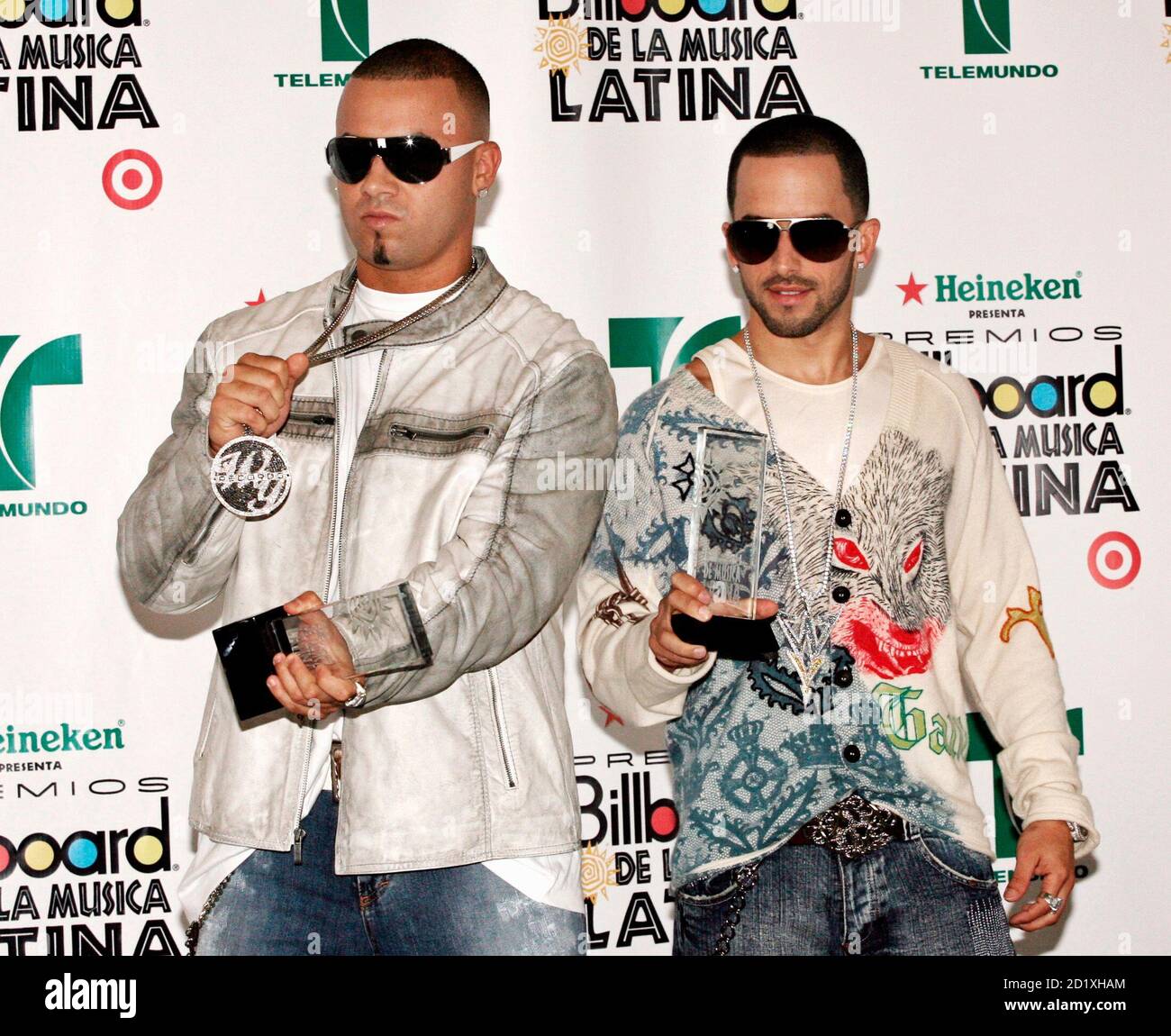 Wisin & Yandel of Puerto Rico pose with their awards for Hot Latin Songs  Artist of the Year and Latin Ringtone of the Year backstage at the 2007  Billboard Latin Music Awards