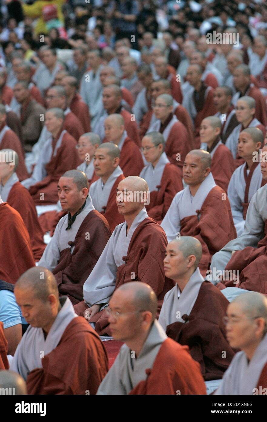 Buddhist memorial service hires stock photography and images Alamy