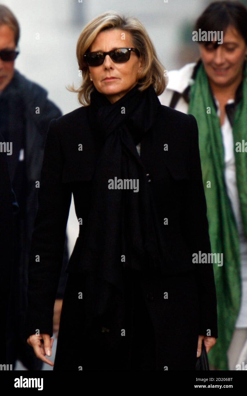 French Journalist Claire Chazal Arrives At The Funeral Service For French Actor Guillaume Depardieu At The Church In Bougival Near Paris October 17 08 French Film Star Gerard Depardieu S Son Guillaume A