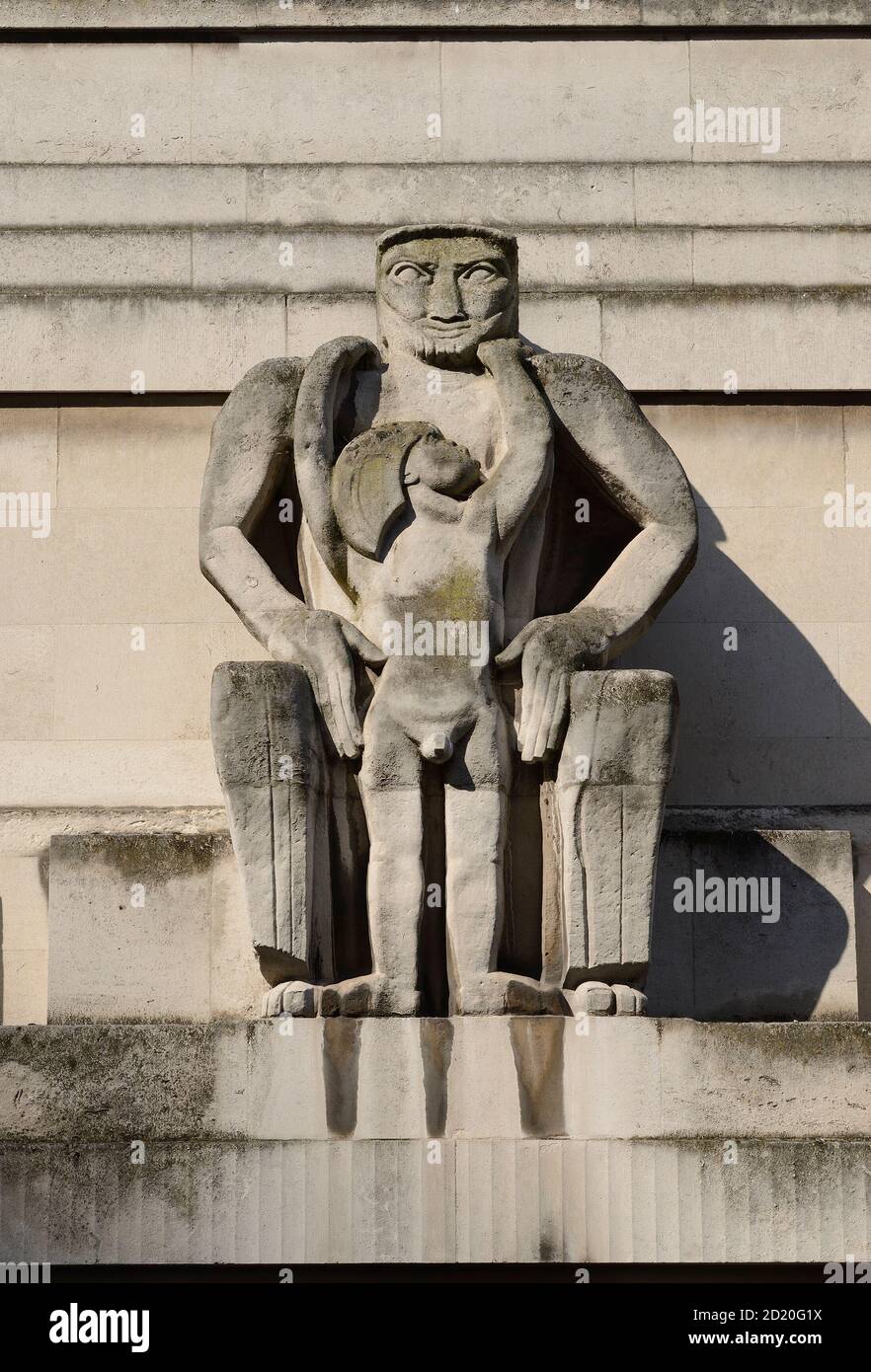 London, England, UK. St James's Park underground station - 55 Broadway (1929: Charles Holden) Art Deco - Portland Stone. Jacob Epstein sculpture:  'Da Stock Photo