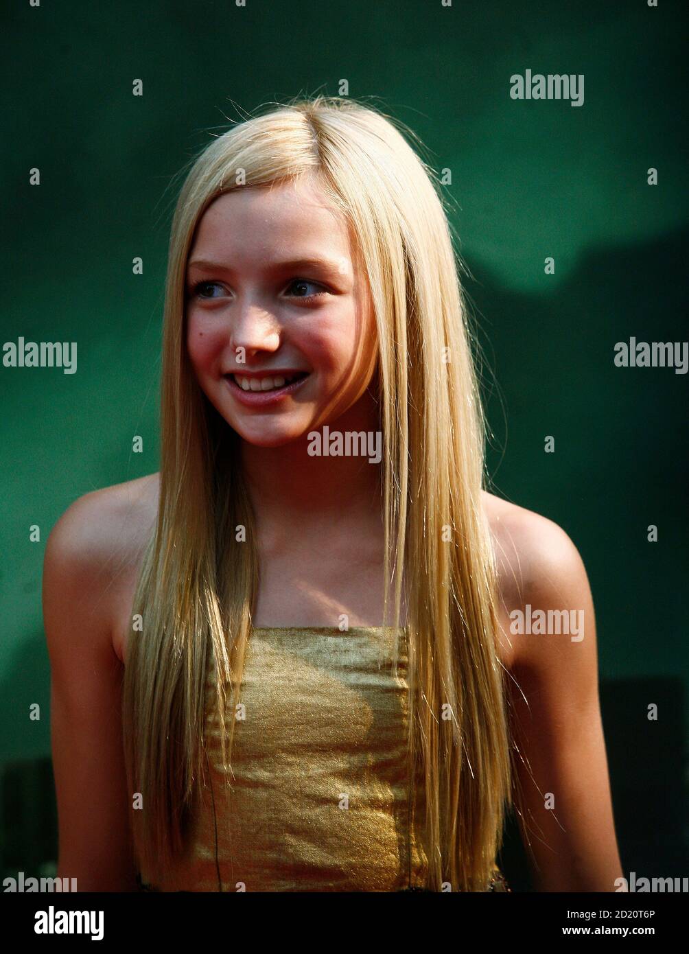 Cast Member Peyton List Smiles As She Arrives At The World Premiere Of The Sorcerer S Apprentice In New York July 6 2010 Reuters Eric Thayer United States Tags Entertainment Stock Photo Alamy The sorcerer's apprentice (2001) cast and crew credits, including actors, actresses, directors, writers and more. alamy