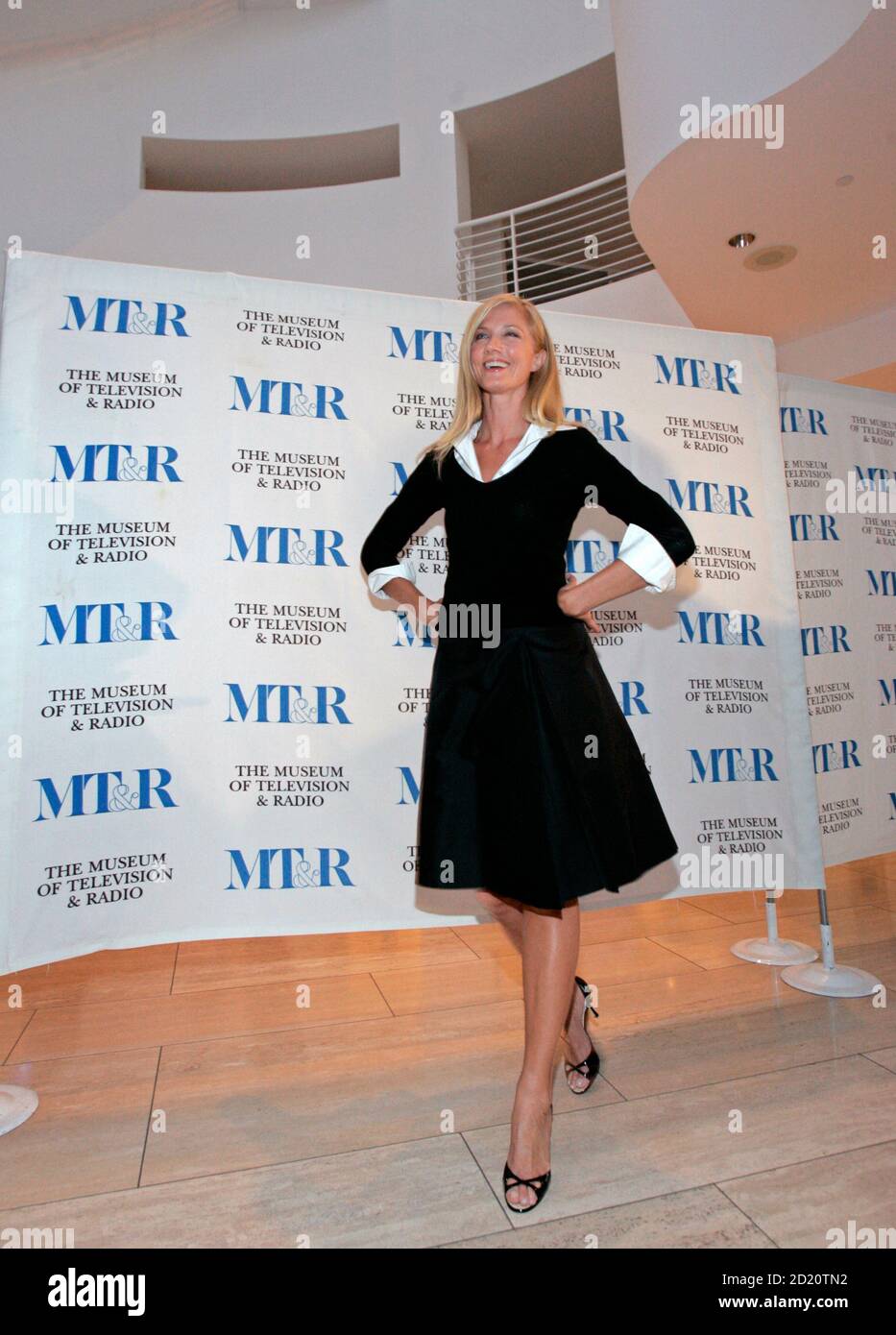 Nip tuck joely richardson High Resolution Stock Photography and Images Alamy