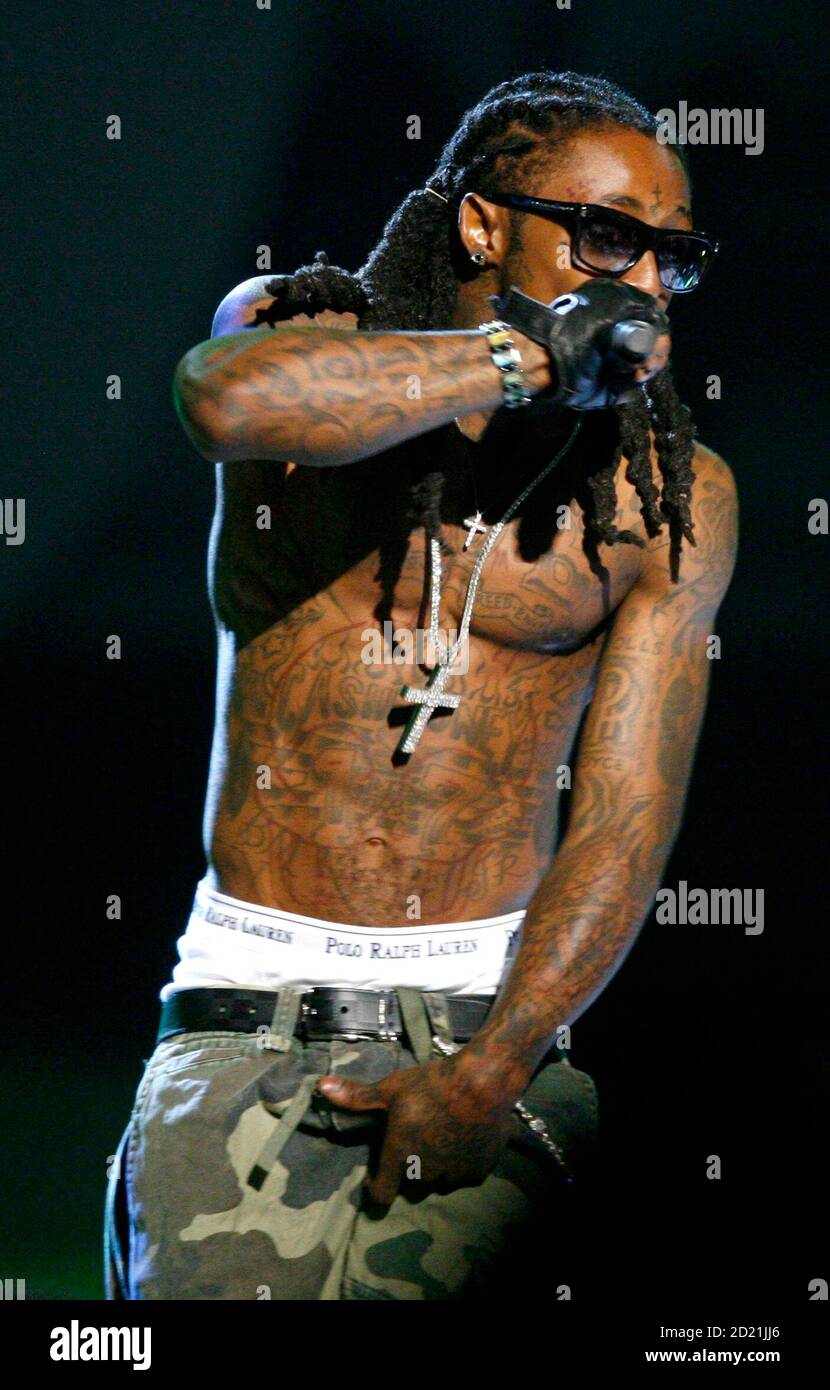 Lil Wayne performs at the BET Awards '09 in Los Angeles June 28, 2009.  REUTERS/Mario Anzuoni (UNITED STATES ENTERTAINMENT Stock Photo - Alamy