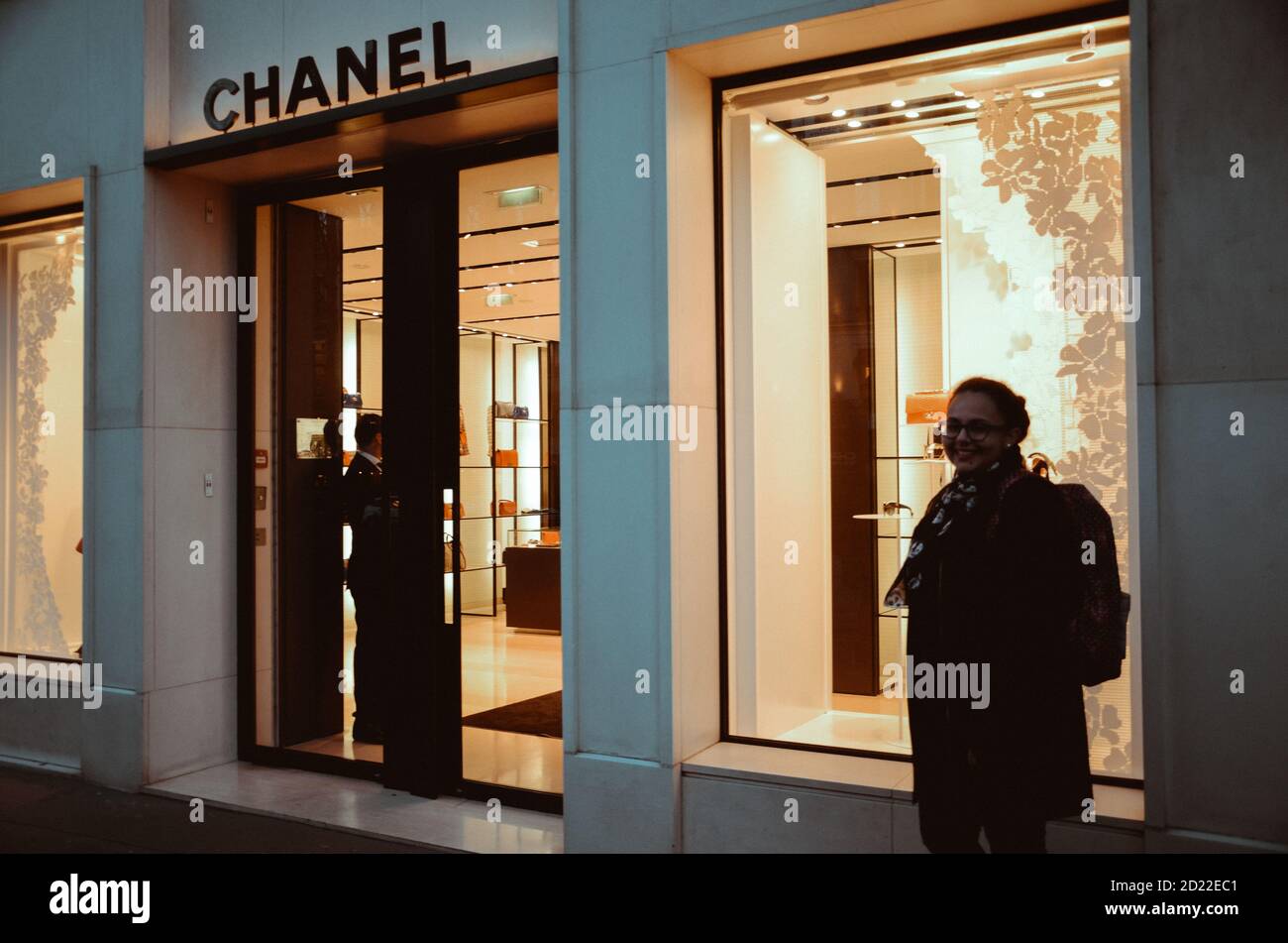 PARIS, FRANCE - Sep 01, 2020: Beautiful landscape shot of a girl in front  of a Chanel store in Paris, France Stock Photo - Alamy