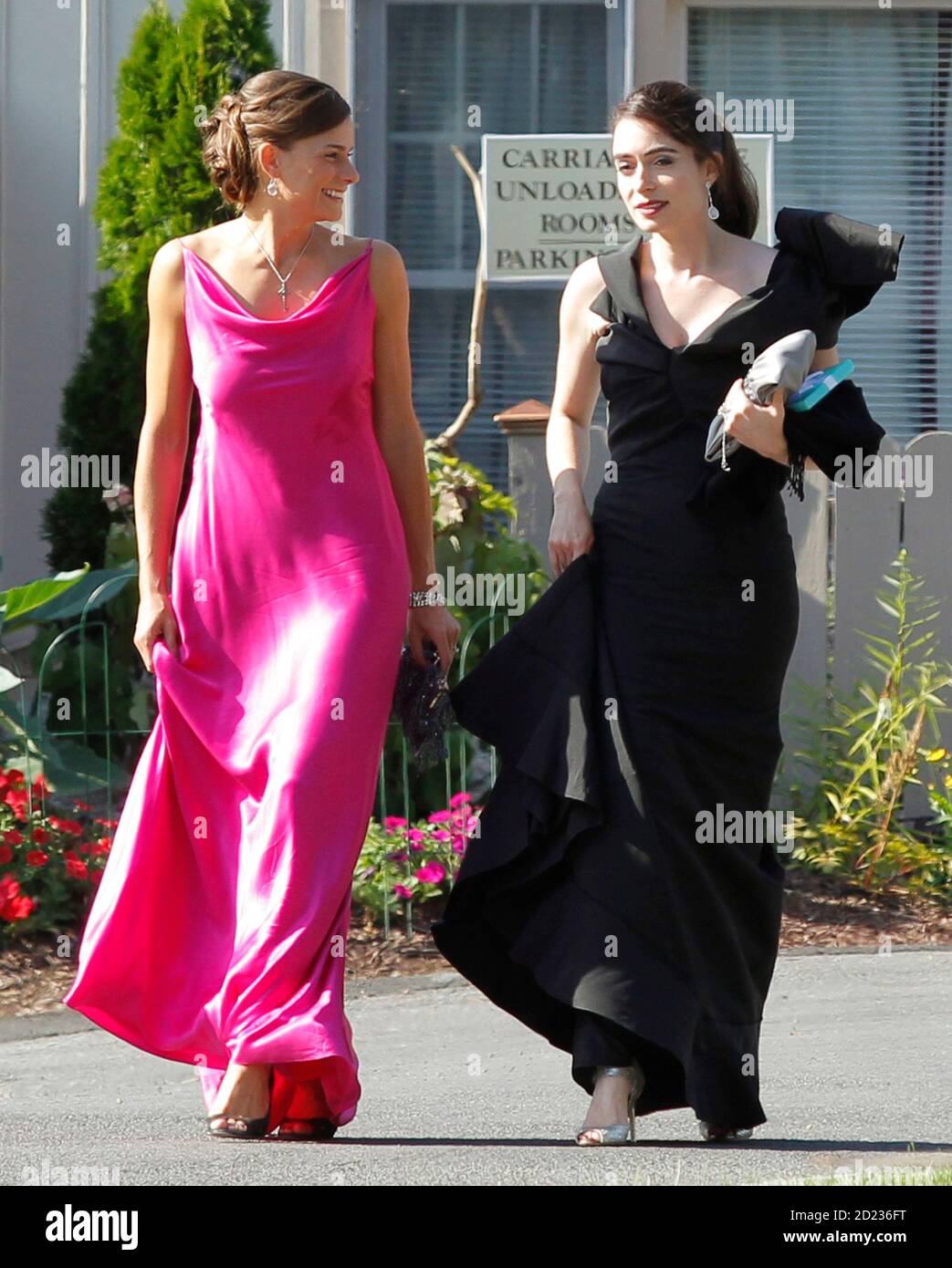 chelsea clinton wedding dress pictures