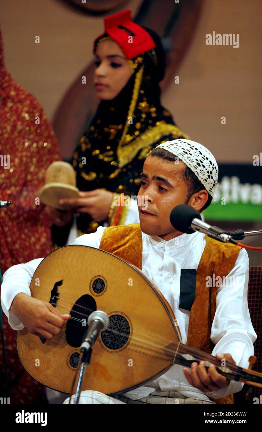 Iranian singers hires stock photography and images Alamy