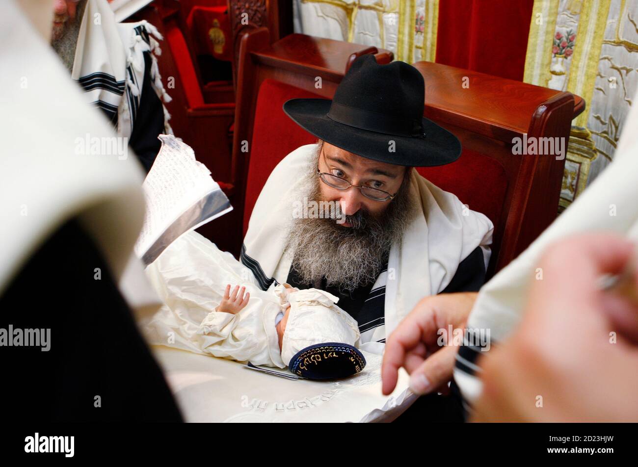 Circumcision and rabbi hires stock photography and images Alamy