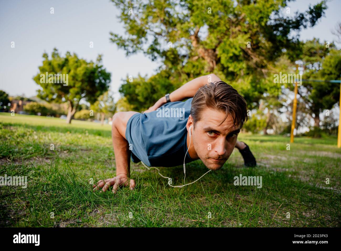 One arm push up hi-res stock photography and images - Alamy