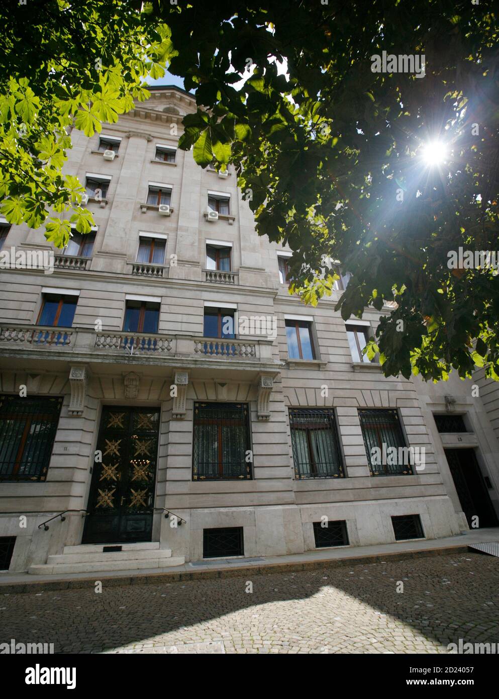 The building of the Lombard, Odier, Darier, Hentsch & Cie bank (LODH) is pictured in Geneva August 8, 2008.   REUTERS/Denis Balibouse   (SWITZERLAND) Stock Photo