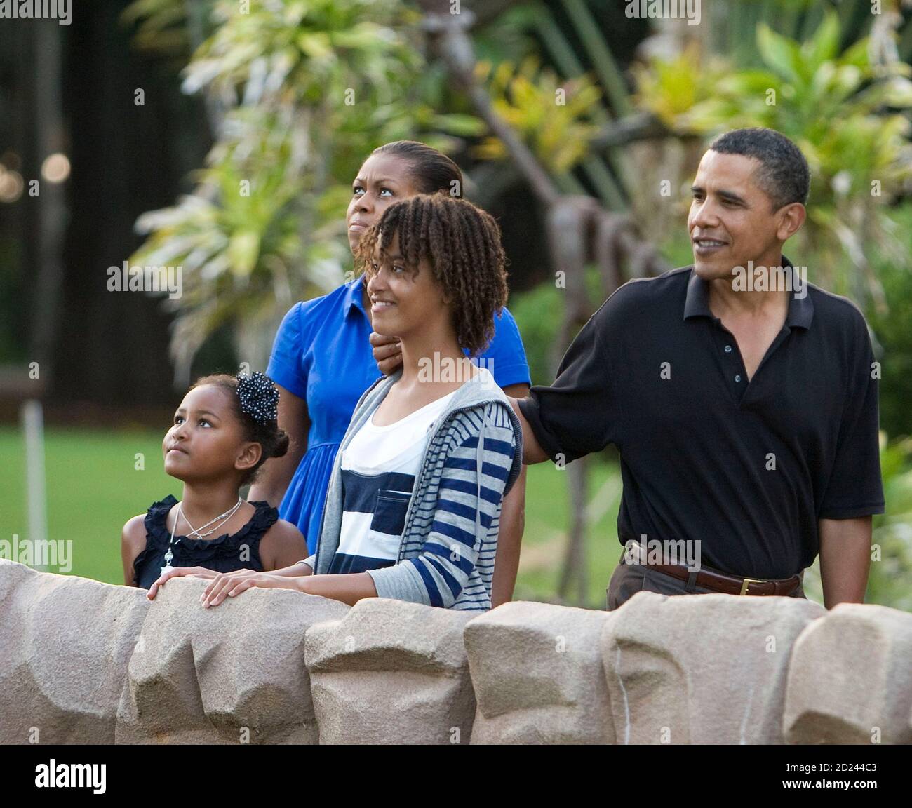 Children l r hi-res stock photography and images - Page 33 - Alamy