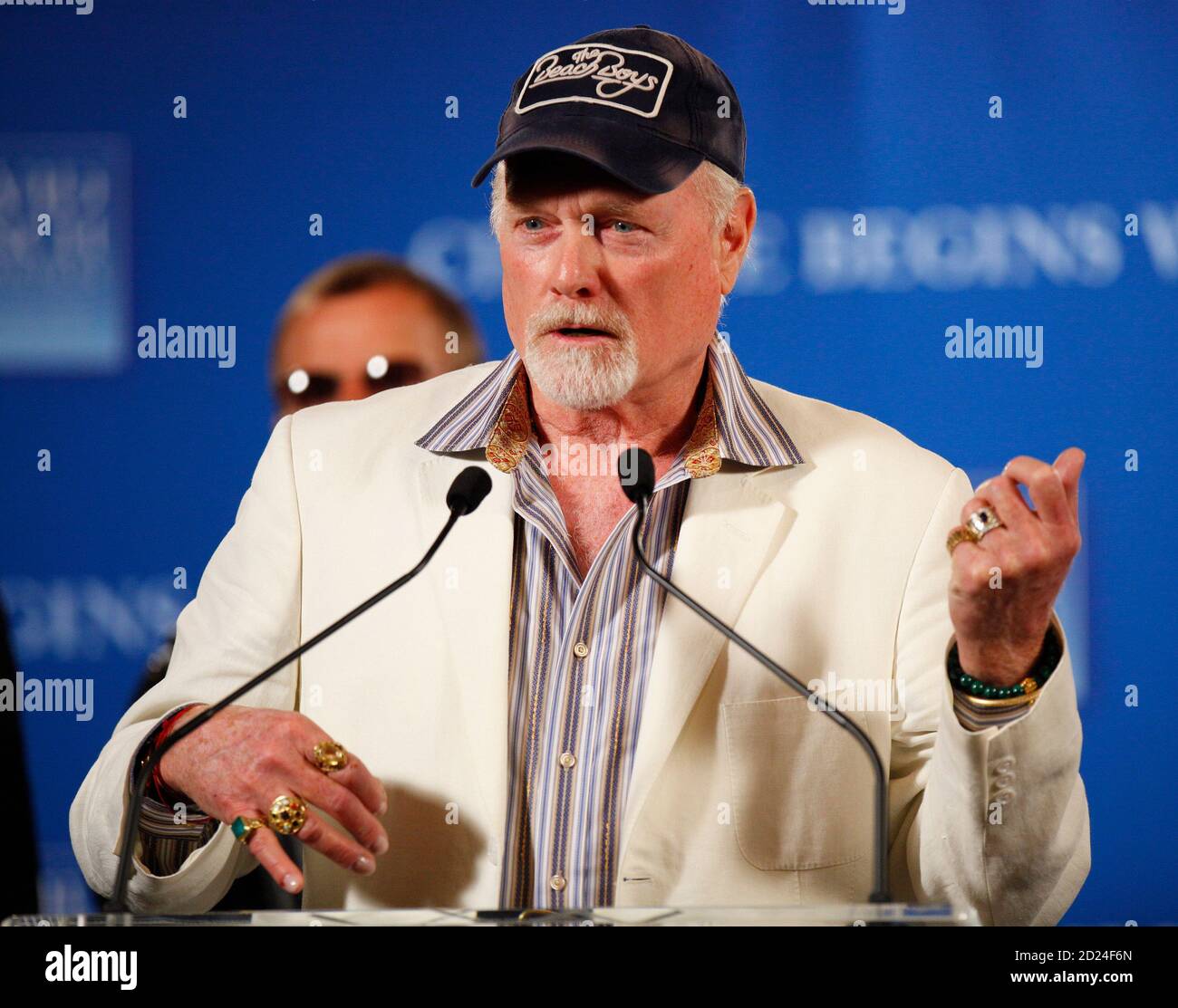 Singer Mike Love Of The Beach Boys Speaks At A News Conference Where David Lynch S Foundation Announced An Initiative To Teach One Million At Risk Youth To Meditate In New York April 3 alamy