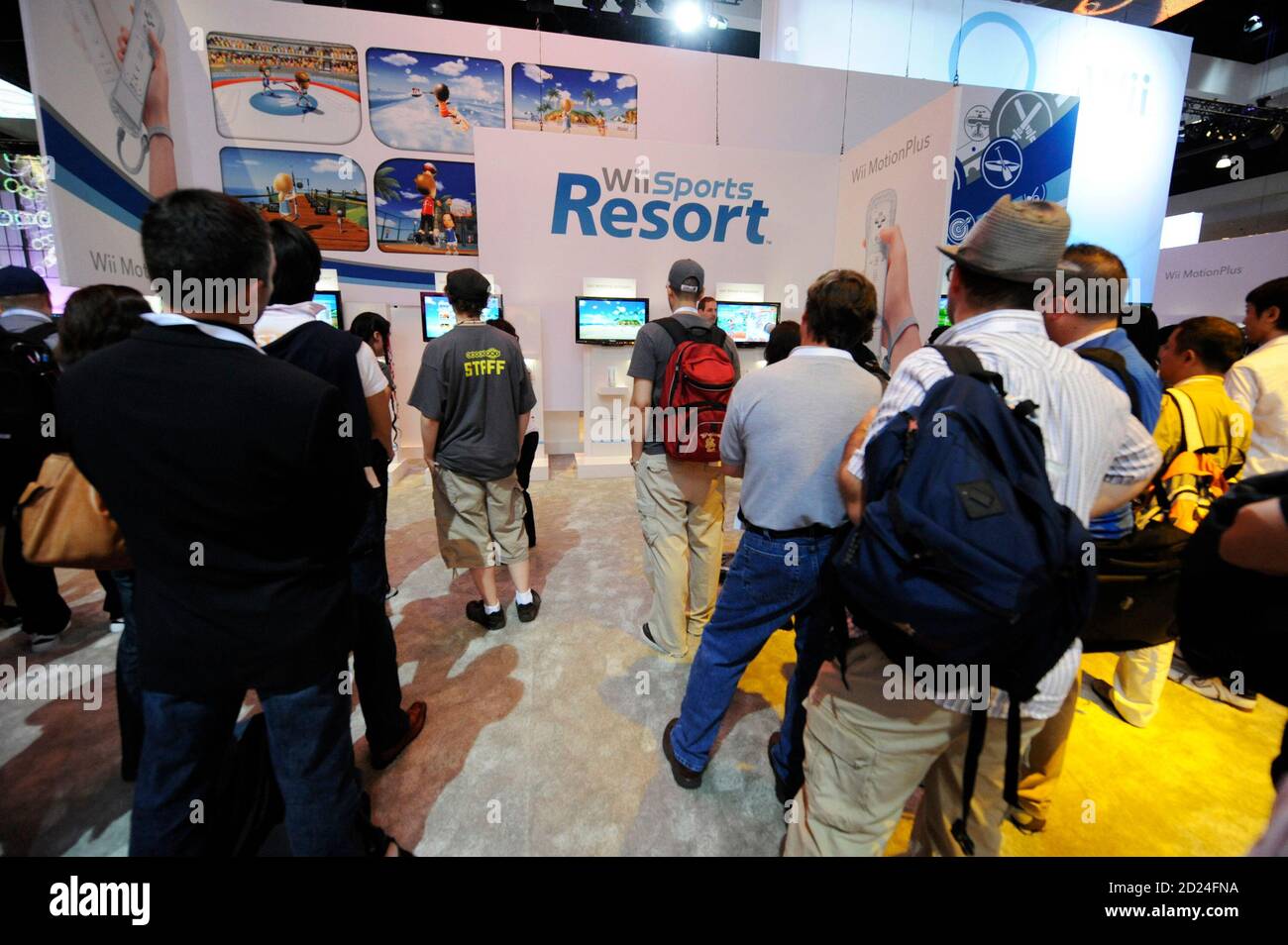 Attendees Wait In Line To Play Wii Sports Resort At The Electronic Entertainment Expo In Los Angeles June 2 09 Reuters Phil Mccarten United States Entertainment Stock Photo Alamy