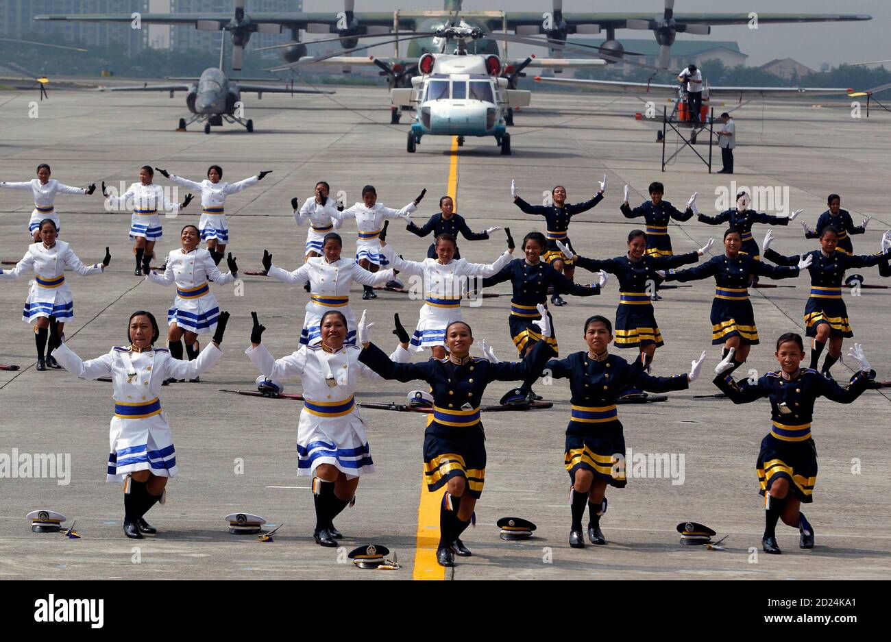 Villamor airbase hires stock photography and images Alamy