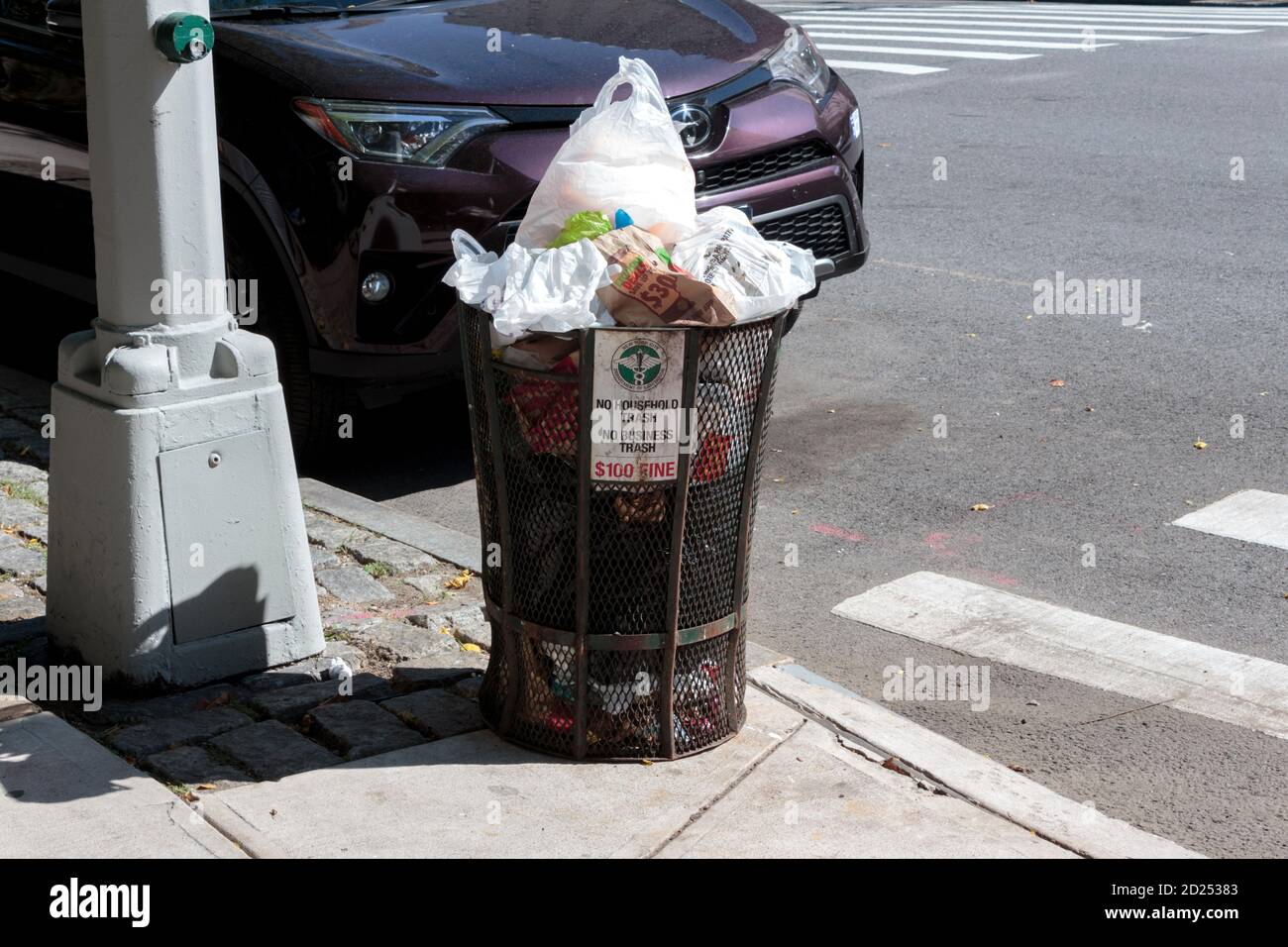 Full trash can hires stock photography and images Alamy
