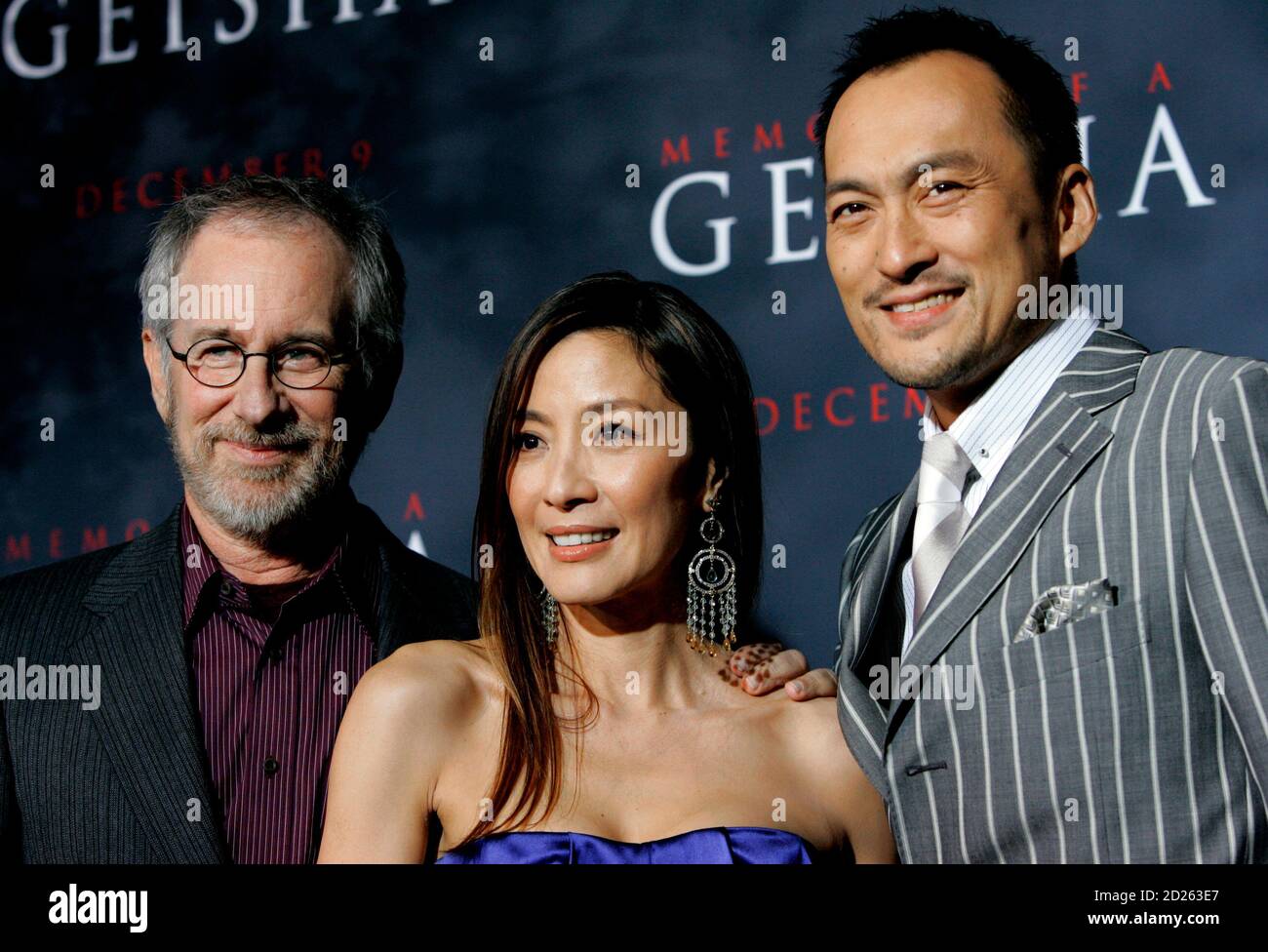 Producer Steven Spielberg L Poses With Cast Members Malaysian Actress Michelle Yeoh C And Japanese Actor Ken Watanabe As They Arrive At The Los Angeles Premiere Of Columbia Pictures Memoirs Of A
