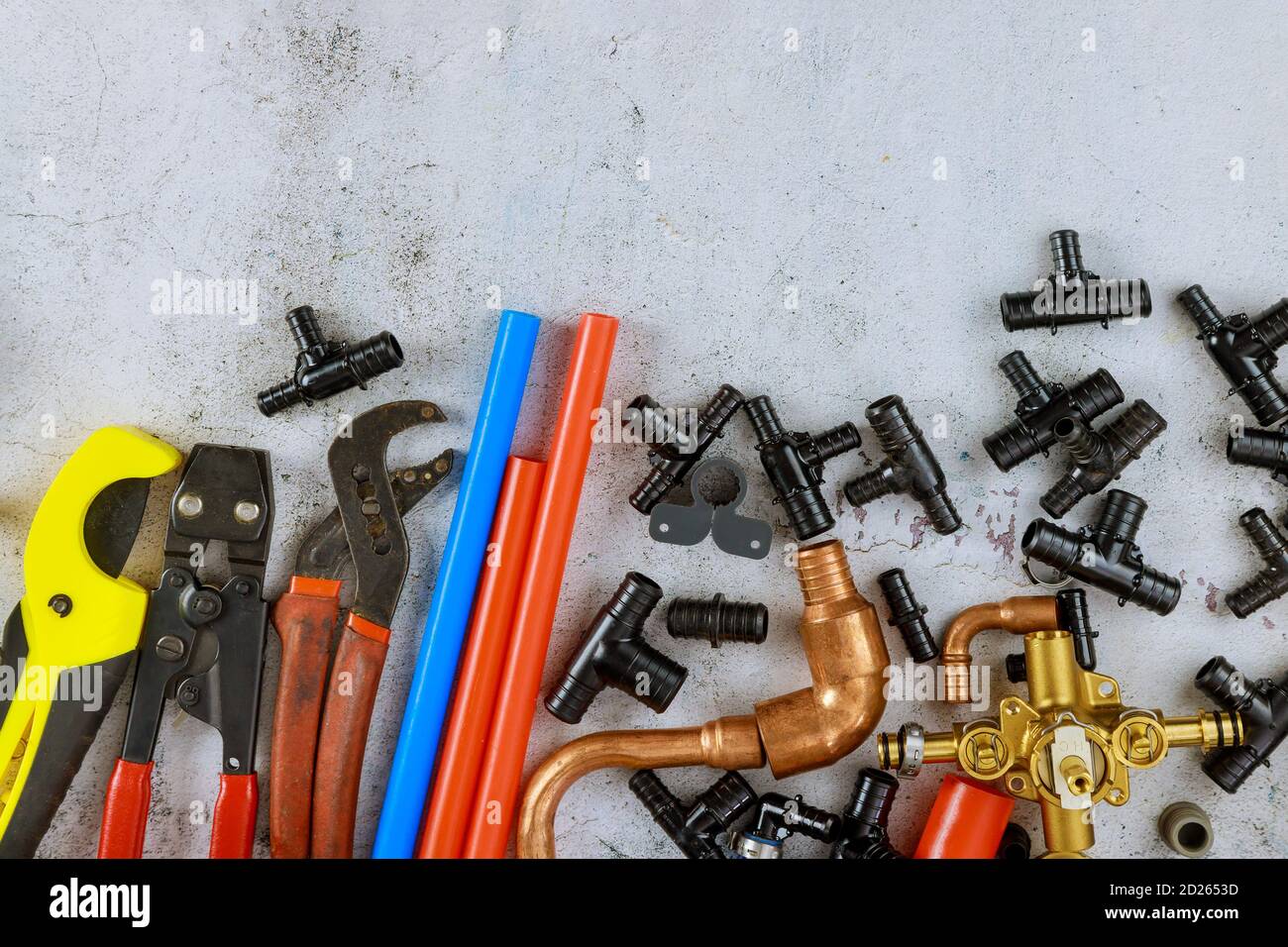 Professional plumber craftsman tool water supply kit for cutting